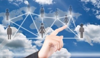 代碼即未來(lái) 男孩學(xué)計(jì)算機(jī)信息技術(shù)，酷炫高薪的硬核選擇